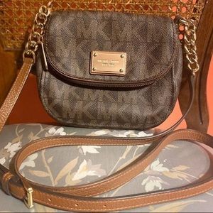 🎉SOLD🎉 Michael Kors Bedford Flap Logo Crossbody